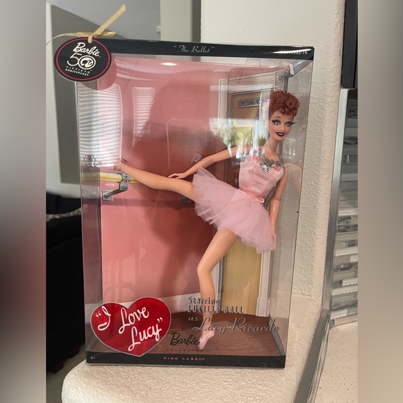 Barbie – I Love Lucy – The Ballet Lucy Doll - Picture 8 of 8